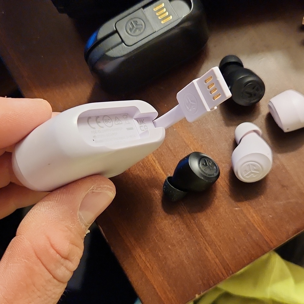 JLab Sets Of Ear Buds. 2 Sets Never Used - Picture 4 of 4